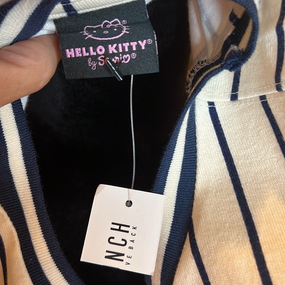 Hello Kitty Baseball Jersey - Picture 10 of 10